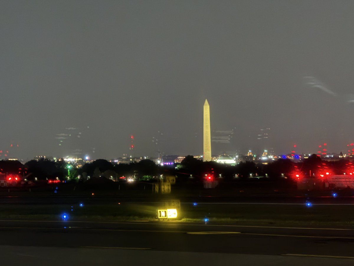 DawitAynAklilu's tweet photo. One last time ያለች ይመስል አጉንም ይቺት! ደህና እደሪ
#Ethiopia #ColorsOfUnity #NoMore https://t.co/goyX4pcOpy