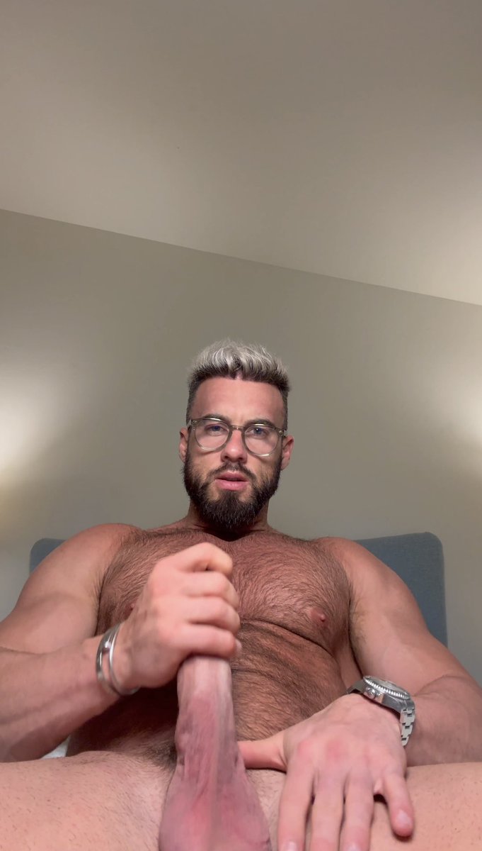 Kingpinsla's tweet photo. Wanna lick this? 👅 https://t.co/l6HK6MqVyS