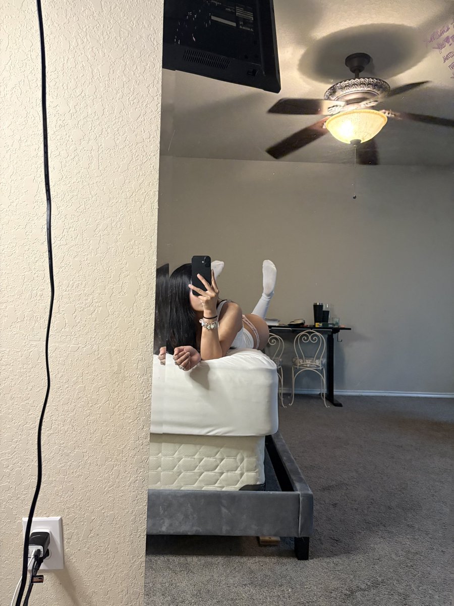 miasassyly's tweet photo. Who’s up and buying rn…    #nsfwtwt #buyingcontent https://t.co/I1mDrVWmh2