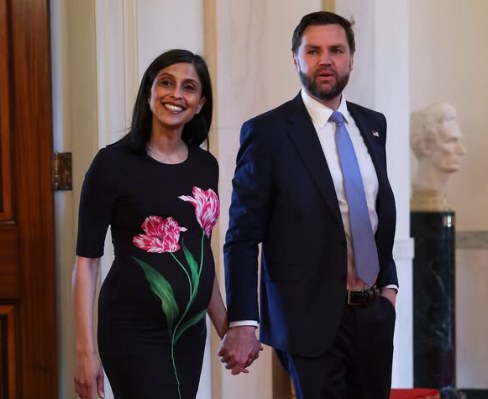 __0HOUR1_'s tweet photo. Congratulations to JD and Usha on their new baby. https://t.co/UUYOE1ju4q