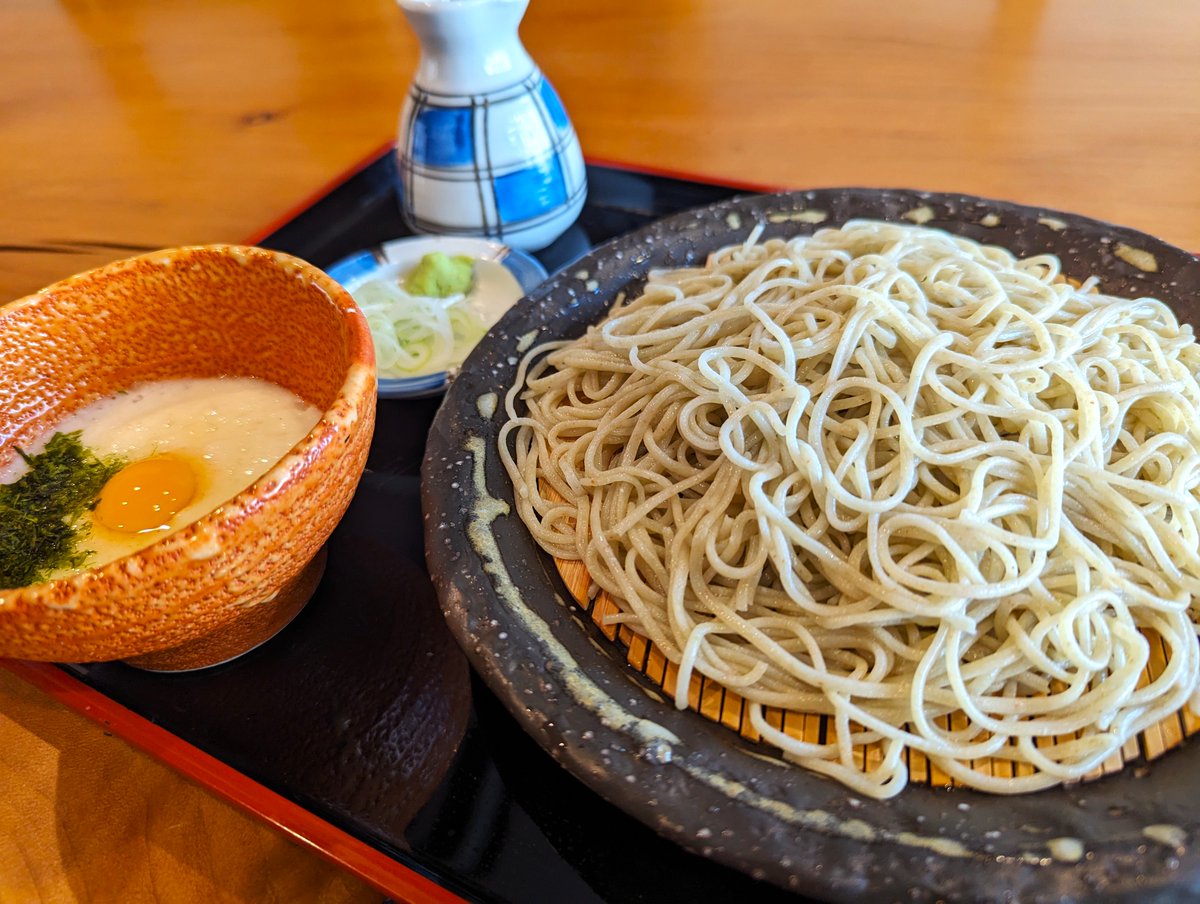 karasiudon's tweet photo. 🌊海の日祝日🎌営業中✨️

石臼で挽きたて・打ちたて・茹でたて

３たて蕎麦をどうぞ❗️

挽きたてならではの二八蕎麦の味・香りを、天麩羅や鴨汁など多彩なメニューでお楽しみ下さい✨ 

本日は群馬県赤城産の夏新そば

 #からしうどん #武蔵境 #石臼挽き #蕎麦 #挽きたて https://t.co/xFDSg3NzED