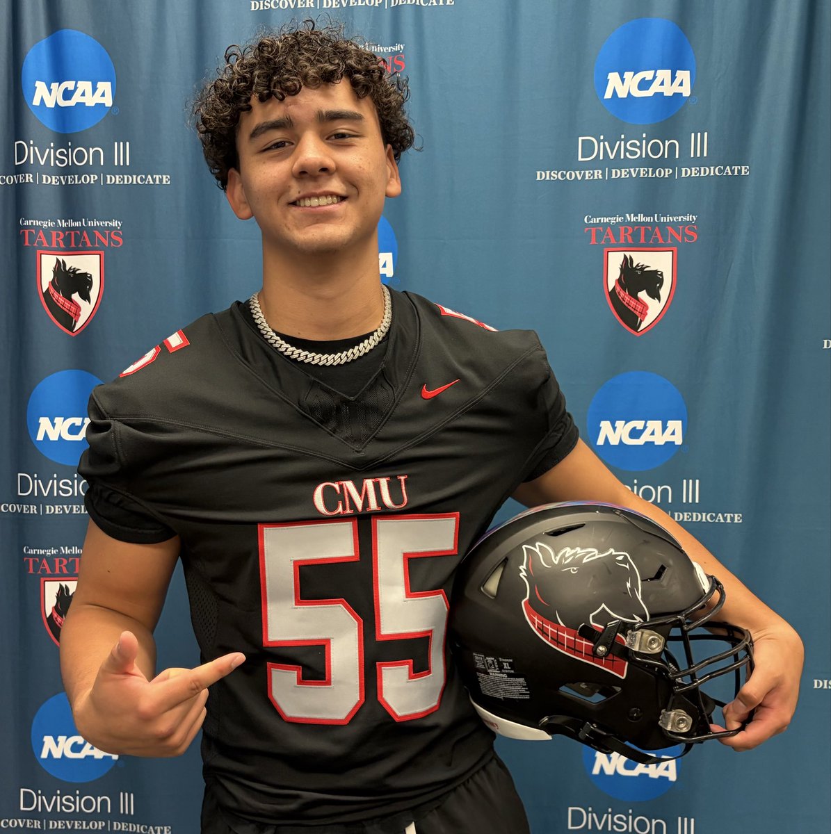 AndrykCorona's tweet photo. I appreciate @TartanFB staff for the opportunity to learn more about the Tartan Football organization. Thank you @CoachGibboney for the invite, I’m looking forward to staying in touch &amp; seeing what the future holds.

@CoachCPetersen @Coach_Moore5 @ProsperRecruits @ProsperEaglesFB https://t.co/UoiTduI75i
