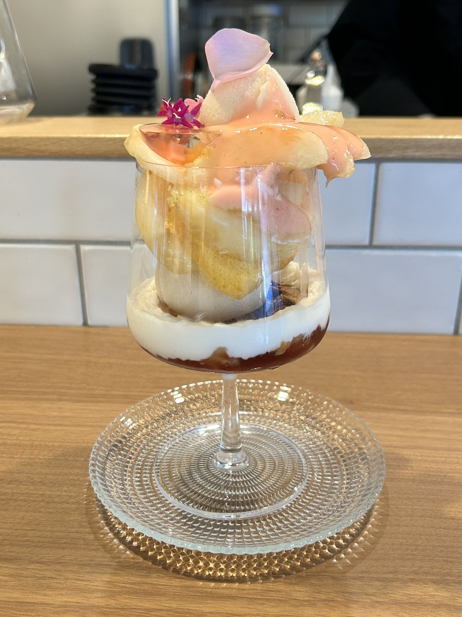 新中野のGallery café NICCOにて、find PARFAITの桃パフェイベント