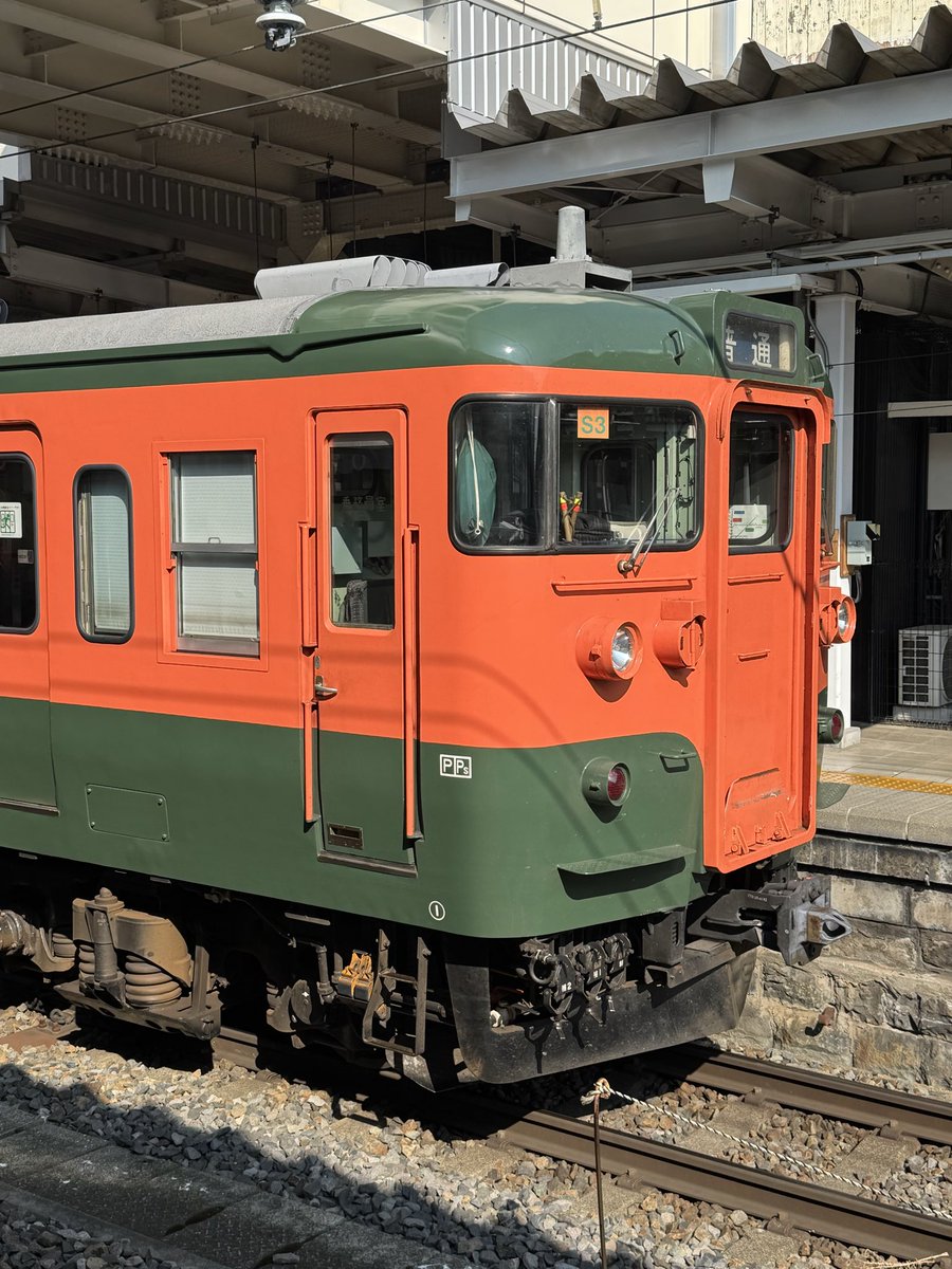 RVP0424HIRO's tweet photo. 長野駅で湘南色見た。
#見る鉄 https://t.co/I7lCOBVmVP