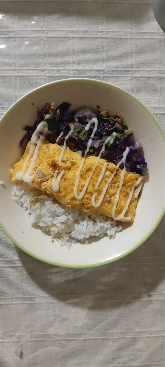 FirmandaCil's tweet photo. Toko sayur baru dekat rumah jualan sayuran ungu (gatau namanya wkwk) ini dongg serasa sarapan di hoteng jadinyaa https://t.co/qCDzkcZ0wi