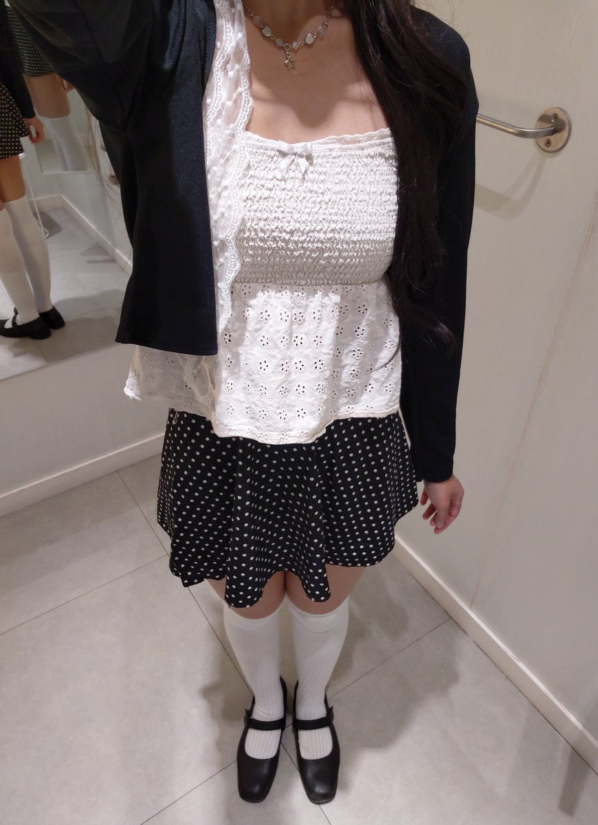 hartfav's tweet photo. Ku suka dengan outfit inihhh sangat" me myself my mine ⊹ ࣪ ˖ ໒꒱ https://t.co/AqwnWXiCiL