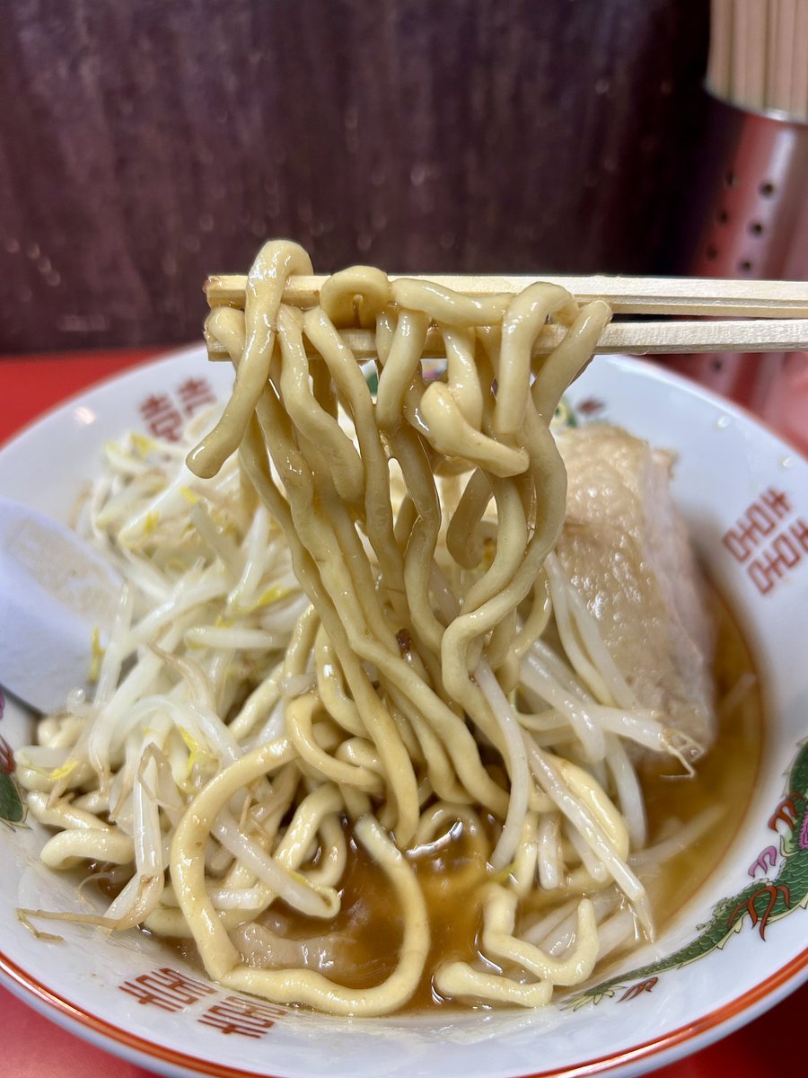 mensta_kitakan's tweet photo. 2026 81杯目
#麺屋澤@#小山市
#ラーメン 小

7/1オープンの麺屋澤さん。
乳化したスープは、かなり甘め。
卓上にカエシとニンニ���があるので、調整できるのはありがたい。
ヤサイはモヤシオンリー。
特筆すべきは豚！！
食べ応え、��ぐれ具合、そして味！
美味しい一杯ごちそうさまでした😋 https://t.co/r28lzCeW8S
