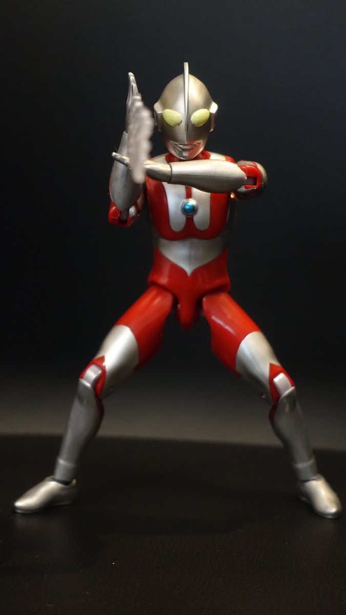 airharuke's tweet photo. フィギュアーツが欲しかったんですが予算の都合でウルトラアクションフィギュアNEOを選んでグレイの整形色や赤が足りない所を部分塗装しました。結果的には十分満足！十分カッコいい！！

#ウルトラアクションフィギュアneo https://t.co/rHiLBLfWk9