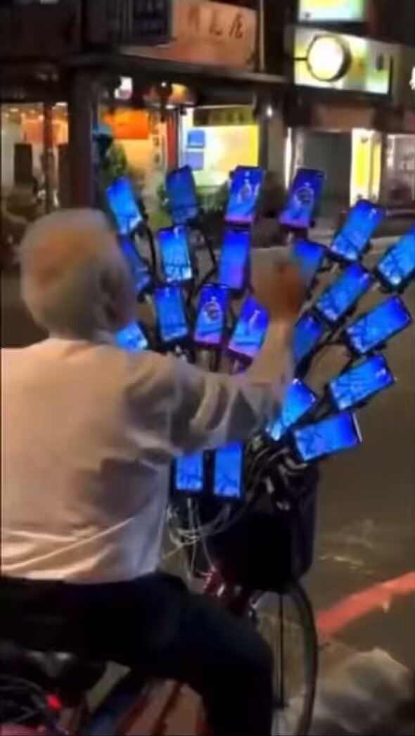 la_caco's tweet photo. Así dando like a tanto meme😝 https://t.co/vRTydb5VBt