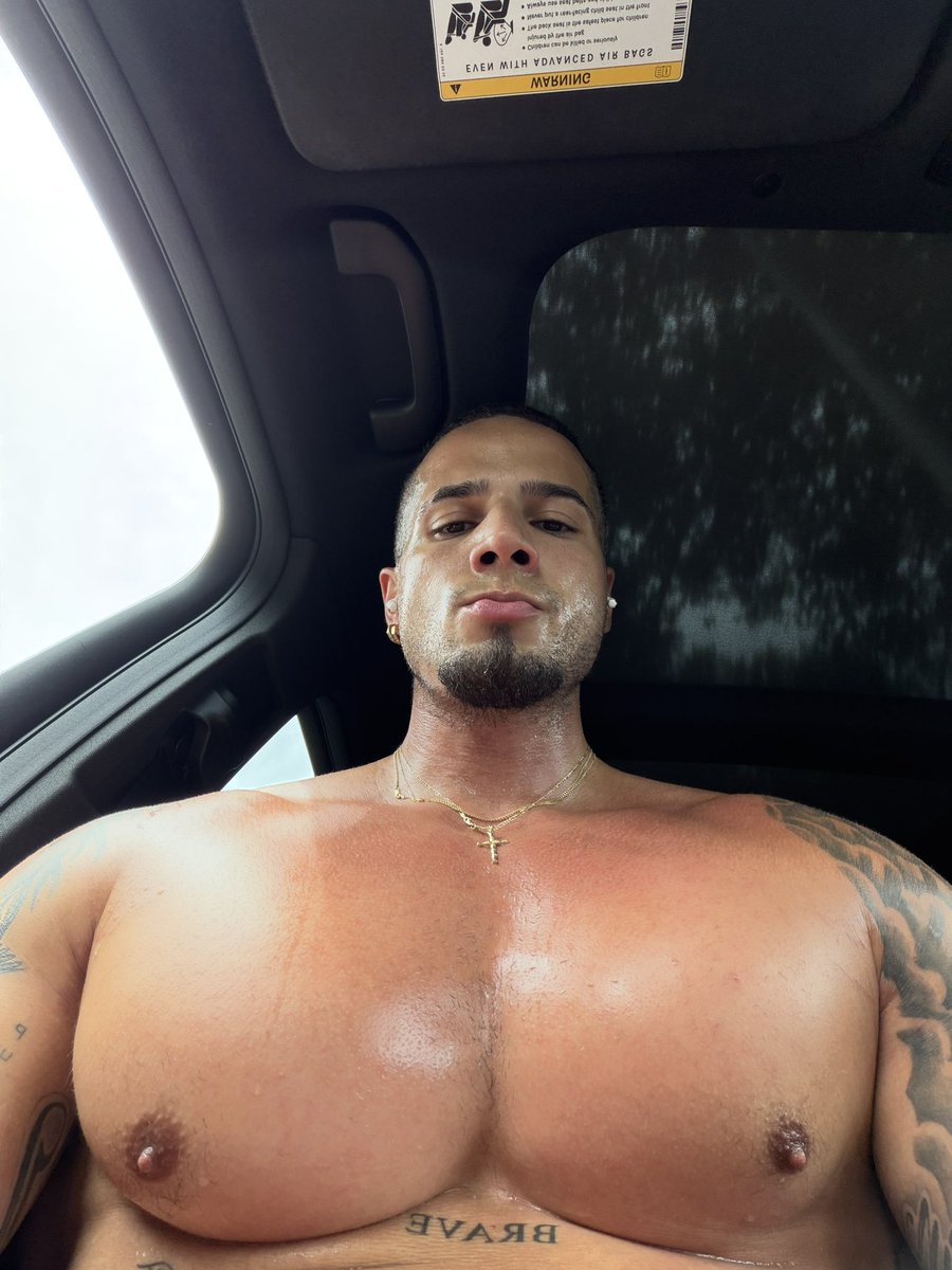 Michael09028270's tweet photo. 👅 https://t.co/sFfXYyYme0