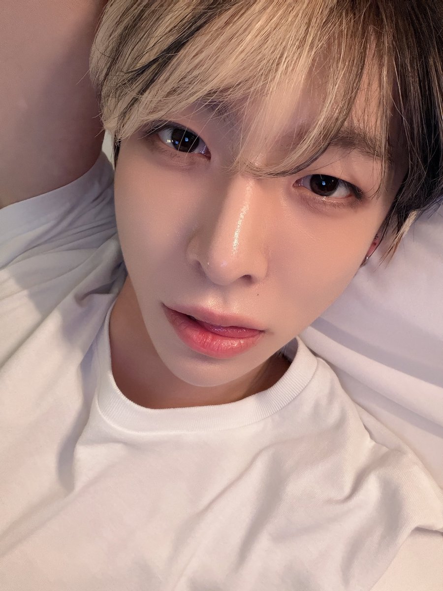 JiKyMoFRFan's tweet photo. ||A&amp;0VERSE||☆190726☆

[#JIHO]

Vous avez travaillé dur aujourd'hui.
Amusons-nous au concert de demain😉❤️

~~~~~~~~
©️ AMPERS&amp;ONE ➡️ W3V3RS3
#⏰️ https://t.co/yCtyiBuSzS