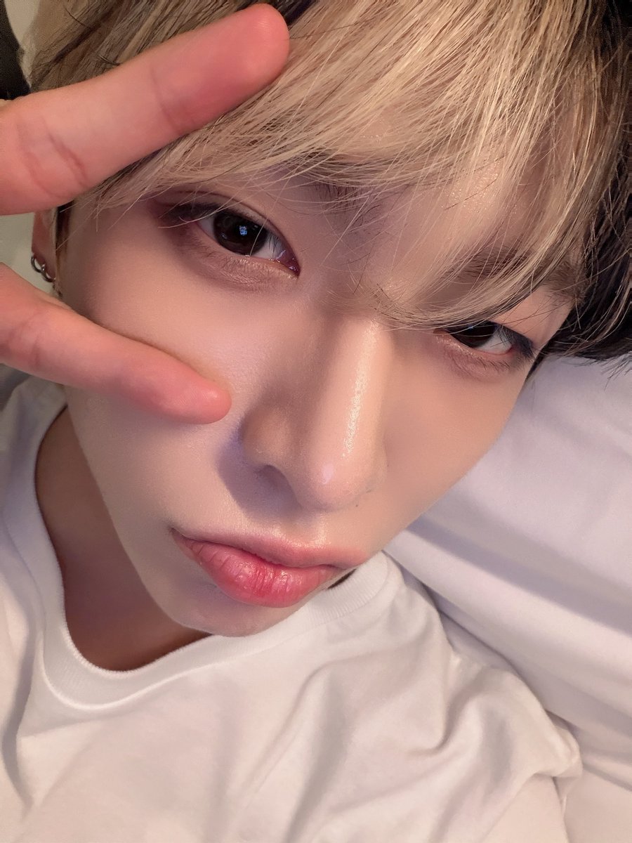 JiKyMoFRFan's tweet photo. ||A&amp;0VERSE||☆190726☆

[#JIHO]

Vous avez travaillé dur aujourd'hui.
Amusons-nous au concert de demain😉❤️

~~~~~~~~
©️ AMPERS&amp;ONE ➡️ W3V3RS3
#⏰️ https://t.co/yCtyiBuSzS
