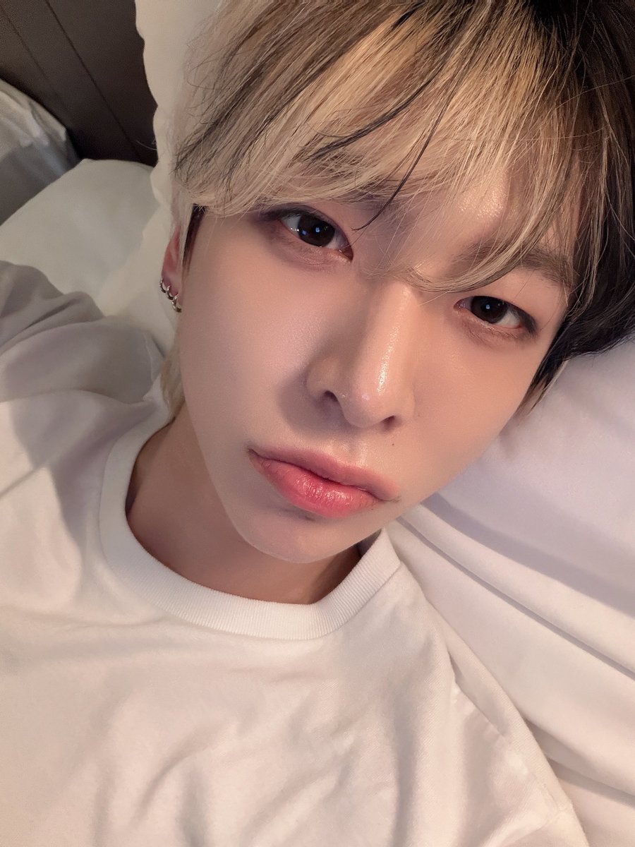 JiKyMoFRFan's tweet photo. ||A&amp;0VERSE||☆190726☆

[#JIHO]

Vous avez travaillé dur aujourd'hui.
Amusons-nous au concert de demain😉❤️

~~~~~~~~
©️ AMPERS&amp;ONE ➡️ W3V3RS3
#⏰️ https://t.co/yCtyiBuSzS