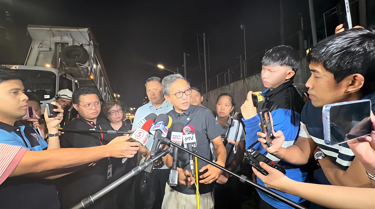 ibcdigital13's tweet photo. Tiniyak ng DPWH na kanilang sisilipin ang ilang flood control projects sa Taguig City.
Ito ay matapos maiulat ang umano'y ghost project kung saan idinadawit si Senator Alan Peter Cayetano. | via Victor Llantino, IBC News
#IBCTV13 #IBCDigital #ISM #IntegratedStateMedia #DPWH #AlanPeterCayetano #FloodControlProjects #TaguigCity