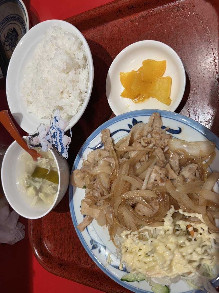 takayukishimo's tweet photo. 昨日はお休みで昼過ぎまでまったりダラダラお部屋掃除
16時から新宿
『TOKYO GIRLS GIRLS extra!!』
お目当てはスイアレとアンスリューム
関ヶ原行けないカレアイさんファン達と
お目当ては後方柵のほぼドセンで見れて楽しめました。安い酒と飯が染みる🤤
#なっちゃんのとなり　#さきちゃん育成計画 https://t.co/k2xzhit5cs