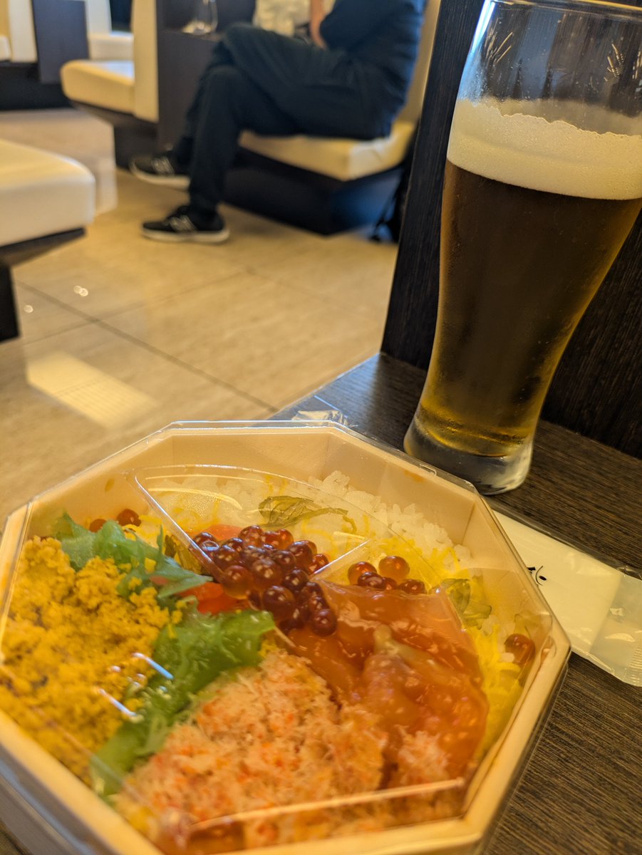 amanene33's tweet photo. 毎回札幌に戻るというのに佐藤水産を食べてしまう https://t.co/AP4EKxVcrJ