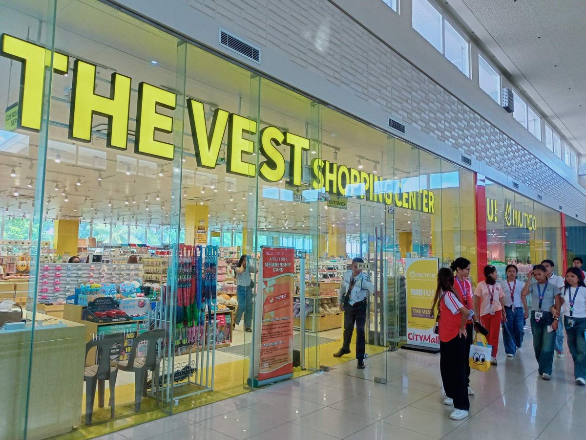 CityMallPh's tweet photo. Find hidden gems at The Vest Shopping Center CityMall Antique🛍️🩳👚👕👞👗

#CityMallPH #Thevestshoppingcenter #sanjoseantique https://t.co/mHhW86O2Fu