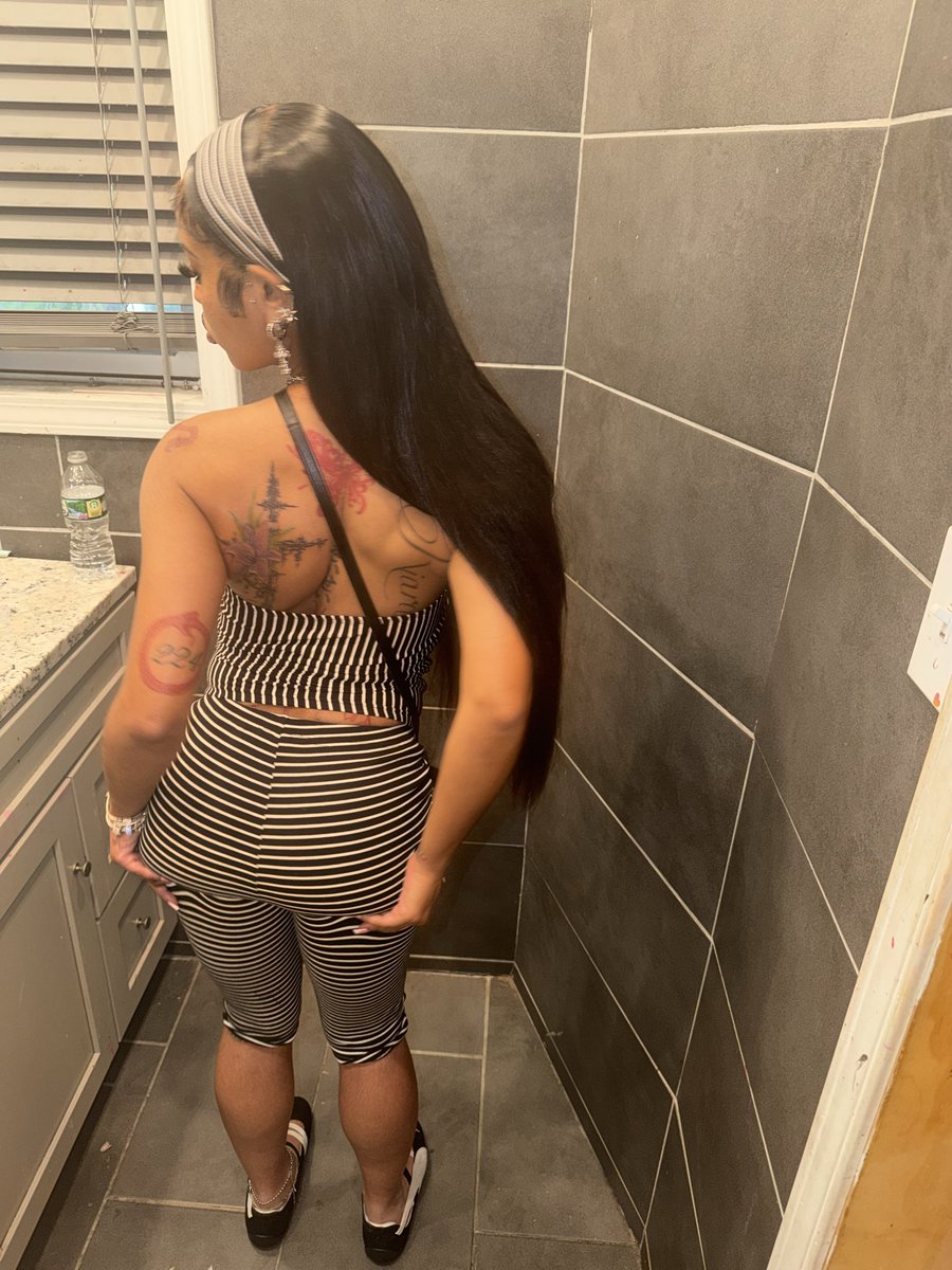 prettyamirii's tweet photo. petite girls are the best https://t.co/23tM5JXhQe