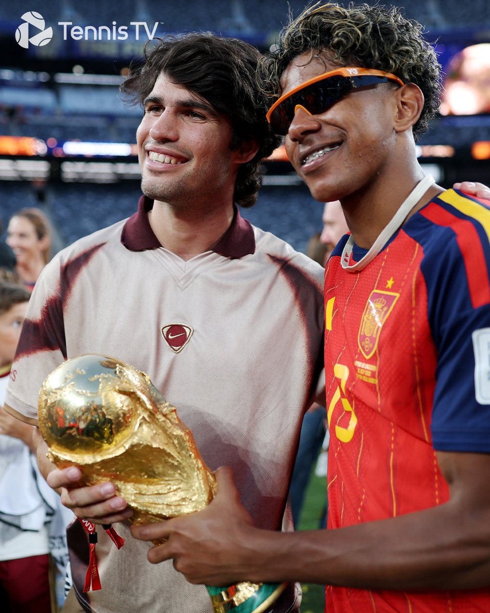 TennisTV's tweet photo. Iconic. 🇪🇸🏆

Carlos Alcaraz x Lamine Yamal with the World Cup trophy ‼️😮‍💨 https://t.co/PPM4olFMm9