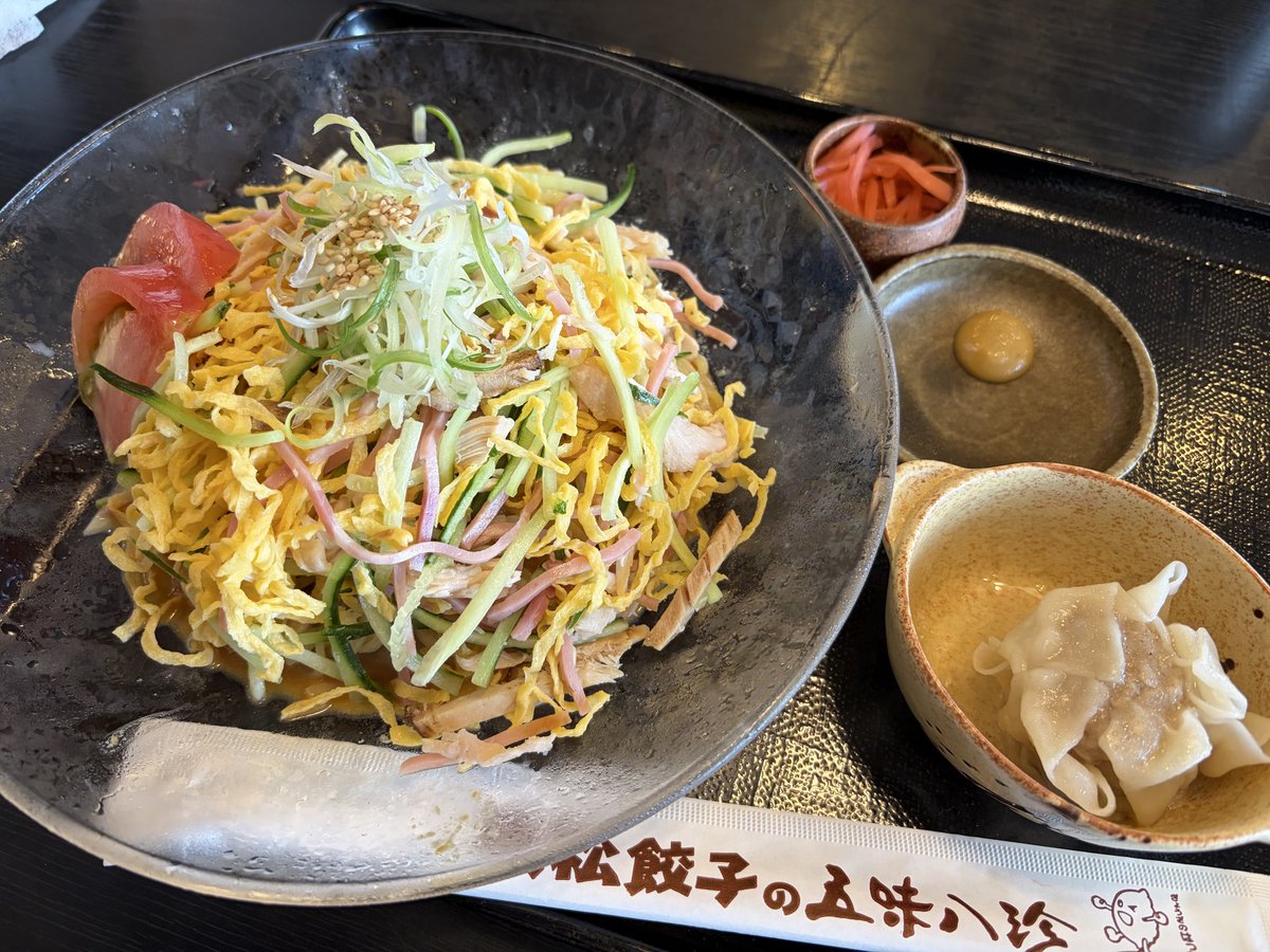 SQUMAQ's tweet photo. なんか強引に腹に入れた感じの五目冷し。 https://t.co/iCAGD7AfIM