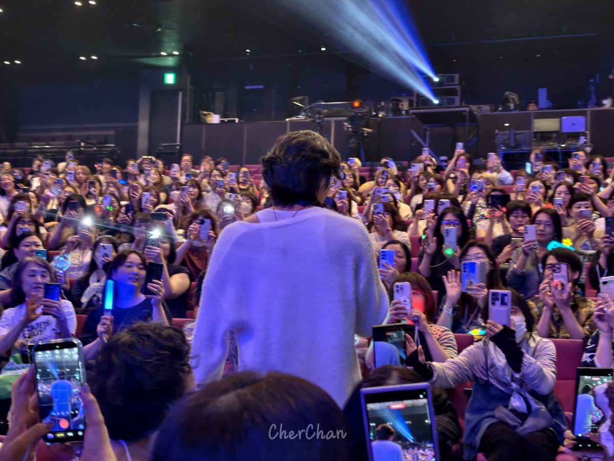Cherry_CherChan's tweet photo. Love is all around you~~ 🥰
@gulfkanawut 

GULF FM TOKYO 
#GulfFMinJapan2026
#Gulfoursafezone
#GulfKanawut https://t.co/9xloi6jOAd