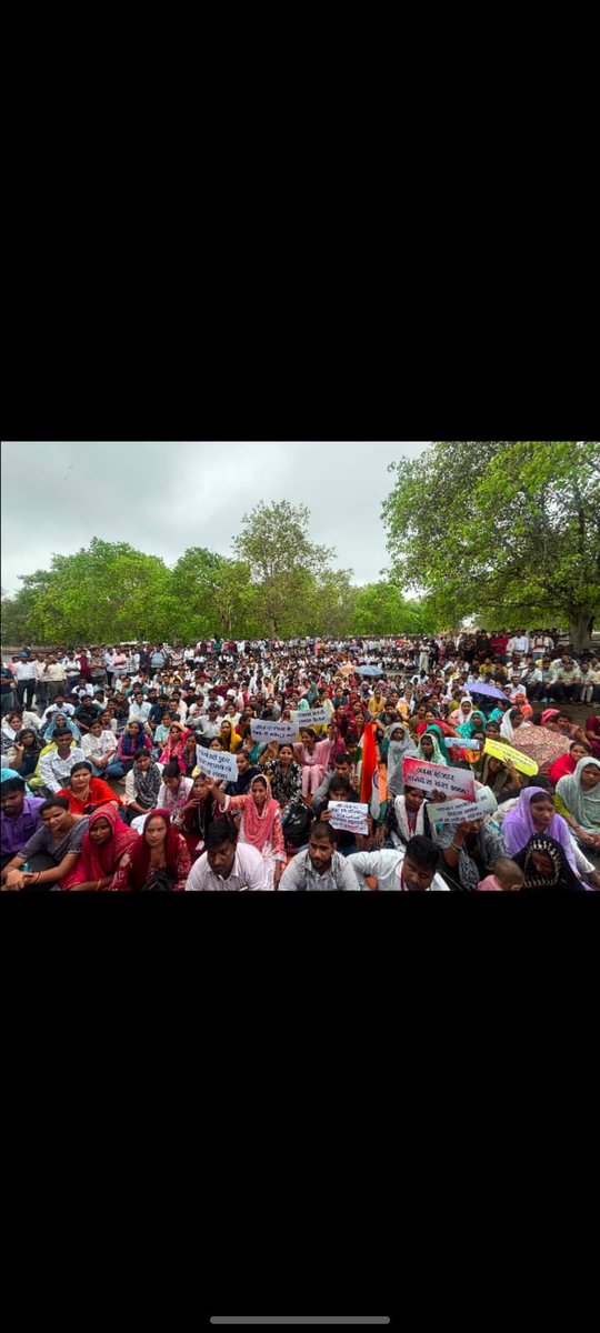 PSU_LKO's tweet photo. पंचायत सहायक एकता जिन्दाबाद 
✅️अपने हक और अधिकार के लिए शांतिपूर्ण धरना प्रदर्शन !
📍इको गार्डेन लखनऊ 
@myogiadityanath 
@CMOfficeUP 
@DirectorUPPR 
@uppanchayatiraj 
@ChachaMayagilo 
@Manojkmr_singh 
@oprajbhar 
@yadavakhilesh 
@BhimArmyChief 
@BJP4UP 
@mediacellsp 
@aajtak https://t.co/xb1HYPLr26