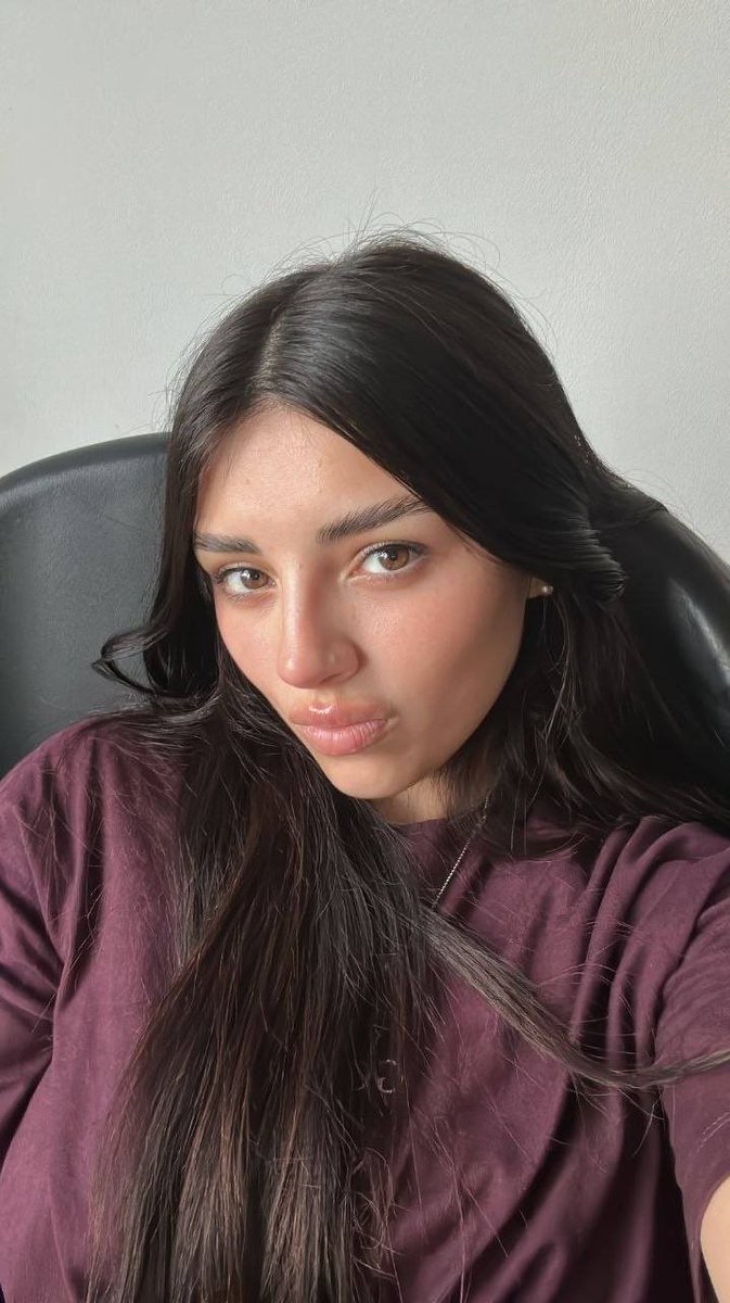 mykaLuzz's tweet photo. Pulling them to  the side is so much  hotter than taking  them off btw https://t.co/Hab3P3rm32