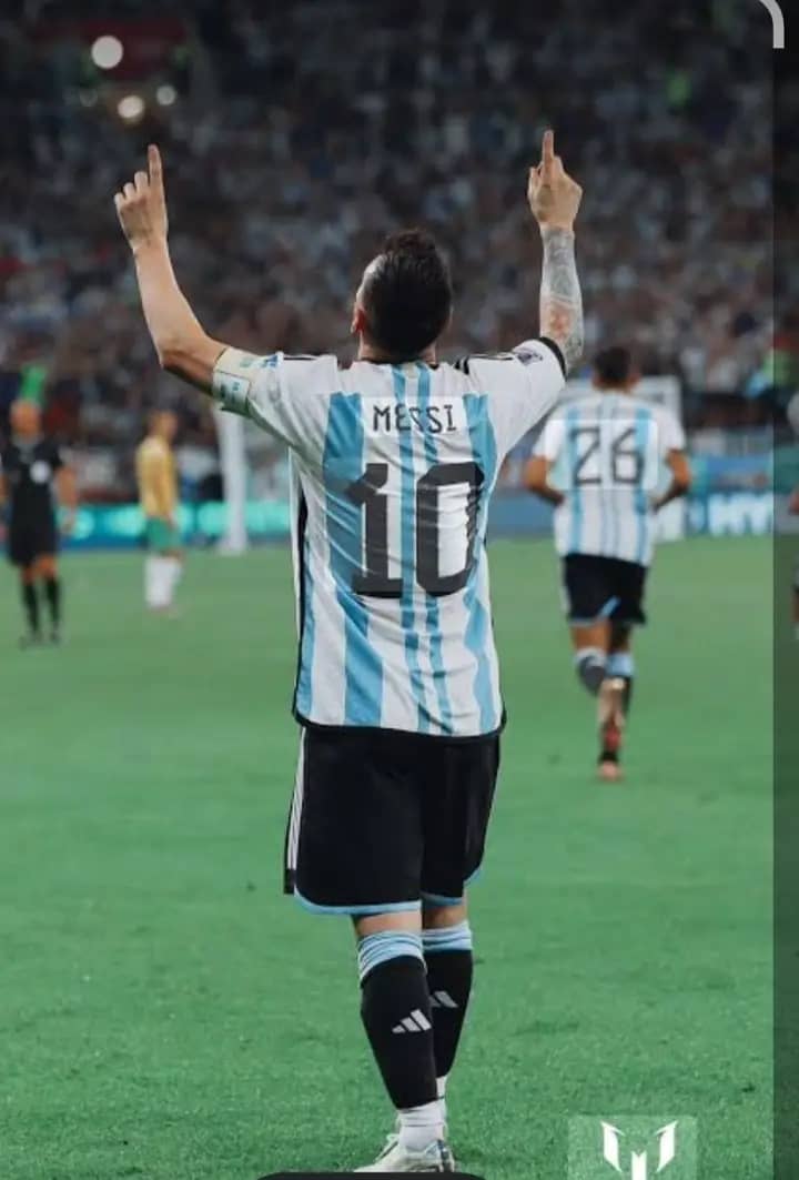 Miraclempy's tweet photo. 🇦🇷💕I ĐOŊ'T SƐE ANƳ RƐAṢ̌OƝ FOR MØCKING MEṢ̌SI 🤷‍♂️ OƝE LOSṢ̌ IN THƐ 2026 WOŘLƊ CŲP FINÅL CAN NEVƐR ERÅSE ŦHE GREÅTNEṢ̌S HE HAS AÇHIƐVEĐ💓💯 https://t.co/ikTMKLAsEa