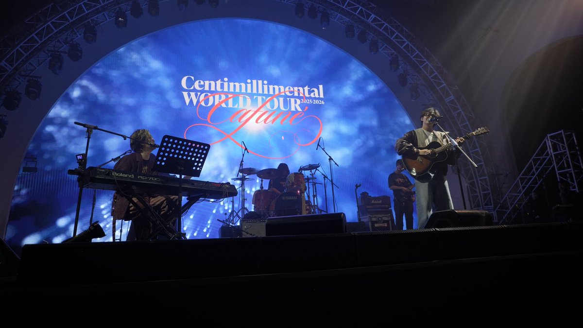 cenmilli's tweet photo. Centimillimental 
WORLD TOUR 2025-2026 “Cafuné”

2026.7.18
Bengkel Hall(Jakarta)

ジャカルタ最高の夜でした。
みんなの声援と歌声、しっかり届きました。
そして、インドネシアのアーティストArash Buana(@arashbuana1206 )ともコラボレーション出来て嬉しかった。

インドネシアが素敵な出会いくれて、また新たな音楽が生まれたことがとても嬉しい。
ありがとう。

(Photo by Hype Live Documentation)

#Jakarta
#Indonesia
#centimillimental
#arashbuana