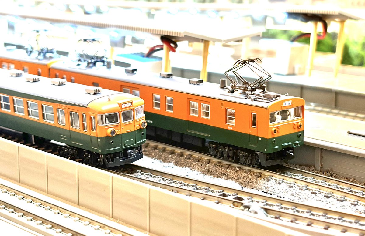 G165_14's tweet photo. 非冷房のクハ165とクモニ143 https://t.co/M0Xr6PqYoe
