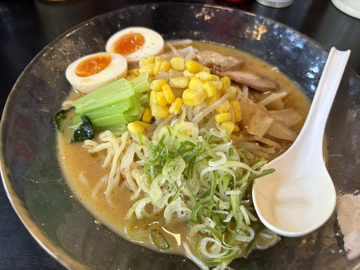 Yosiy9's tweet photo. 貝塚さんの講座で川口へ。
バス停の近くに幸楽苑さん発見！
冷やし味噌ラーメン美味しかった🎵 https://t.co/0TdINs1Hwm