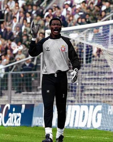 Jorge18994756's tweet photo. Si hay una persona que representa los valores del deporte, ese es Tommy N’Kono. Feliz cumpleaños y gracias por ser perico! #RCDE https://t.co/ItZOQvvZsQ