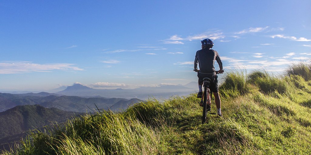 Bicycling_SA's tweet photo. PARTNER CONTENT: Every ride starts with a plan. But it's the consistent training, small decisions &amp; ability to adapt when things don't go your way that ultimately get you to the finish. It turns out those same lessons apply off the bike too: https://t.co/qrhQZe87Ue @OldMutualSA https://t.co/Igu4Jn4MsD
