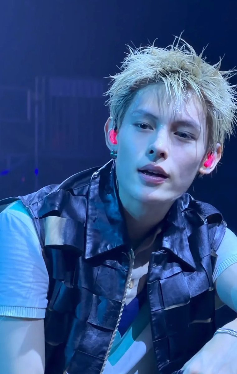 zhaoyufinesheyt's tweet photo. HOLY VISUALS CHAO YUFAN 🫠 #JAMES #제임스 https://t.co/E1tJGvJD15