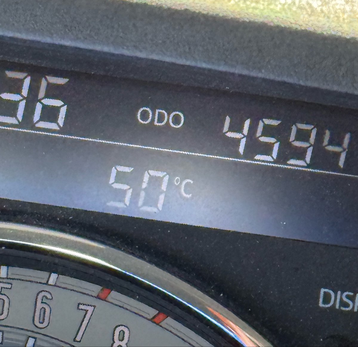 synapse_new's tweet photo. 車内温度50℃だと... https://t.co/5oTsHIv7c4