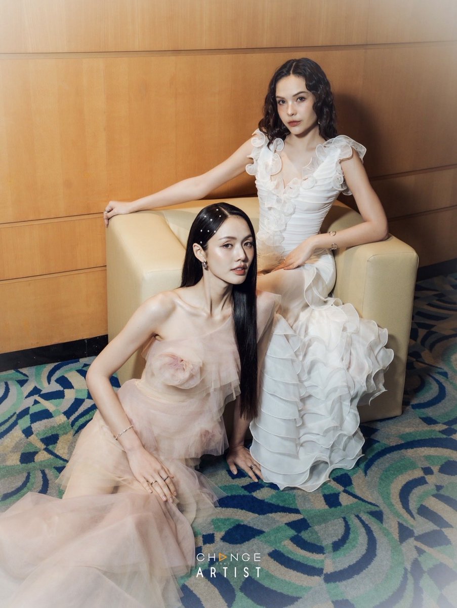 LuvTerak's tweet photo. A QUEEN AND HER QUEEN 

#LMSY https://t.co/1ET8Um8XAl