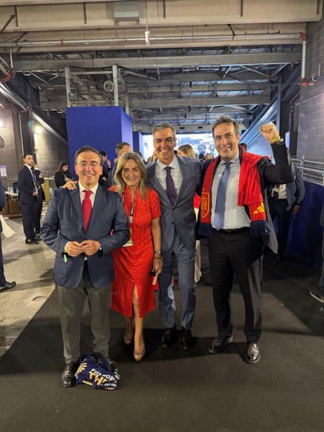 jjsl1980's tweet photo. @NunezFeijoo @SEFutbol Uy si!!!! Se nota que lo disfrutaste https://t.co/3p878Obnyl