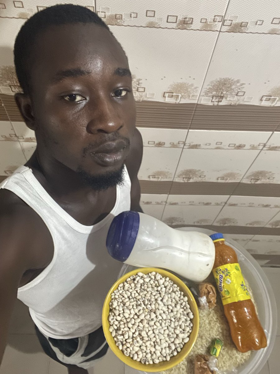 Danielxxij's tweet photo. Good morning X family quick mix breakfast rice and beans 😇😇👐🏿 https://t.co/BAgUhLy6ai