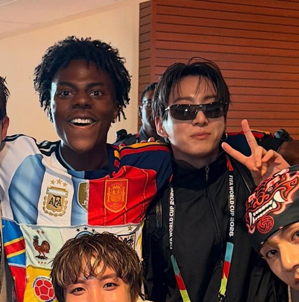koovarbie's tweet photo. JUNGKOOK AND SPEED IN ONE PIC 😭 https://t.co/rKzEUMEmOx