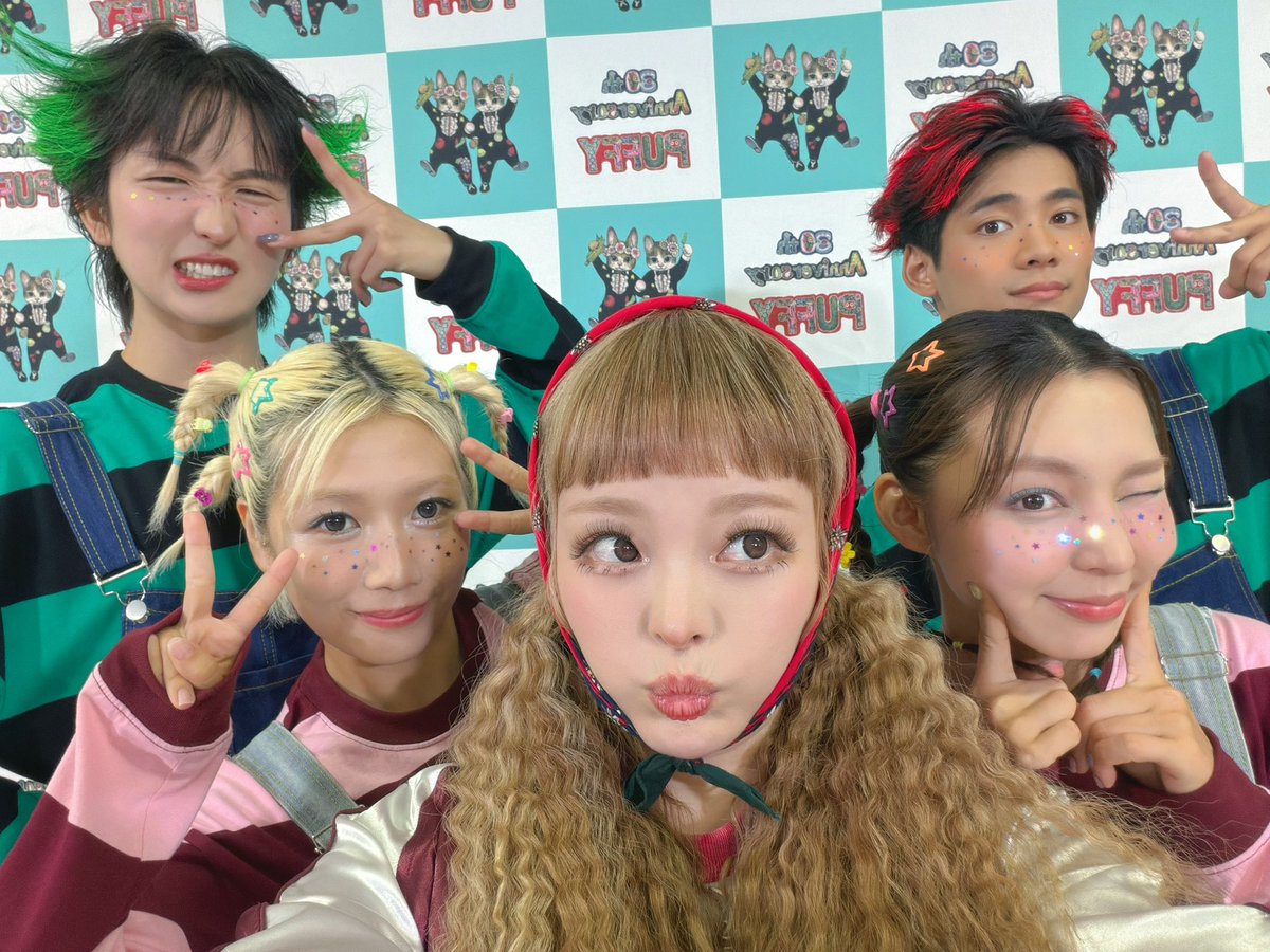 pamyurin's tweet photo. PUFFYのPフェスありがとうございました！楽しかった〜！30周年本当におめでとうございます！！

あの頃のPUFFYをリスペクトオマージュでした⭐︎ https://t.co/WE2IRr0mcZ