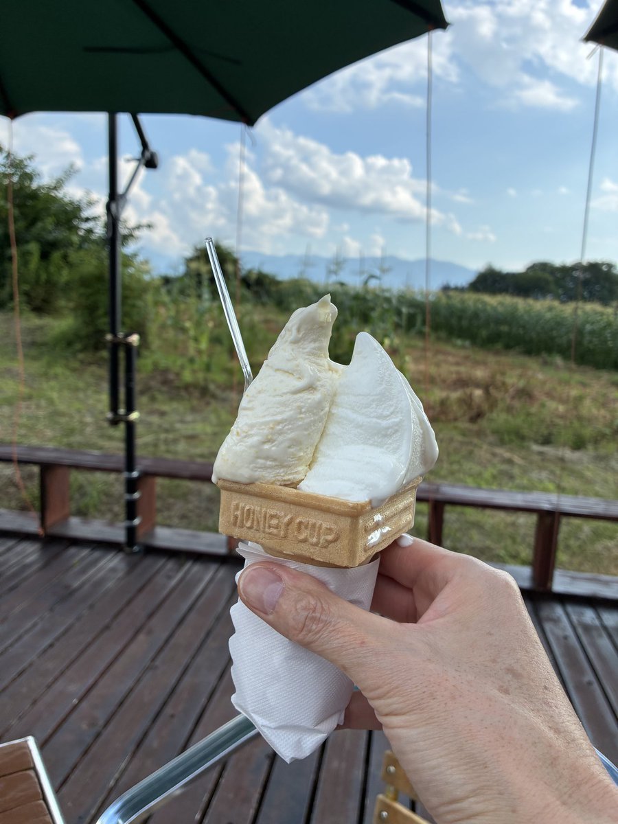 injecter127's tweet photo. 甲府の暑さがヤバく軽くドライブ

牛乳➕トウモロコシで休憩😋 https://t.co/ApR2dyoOsr