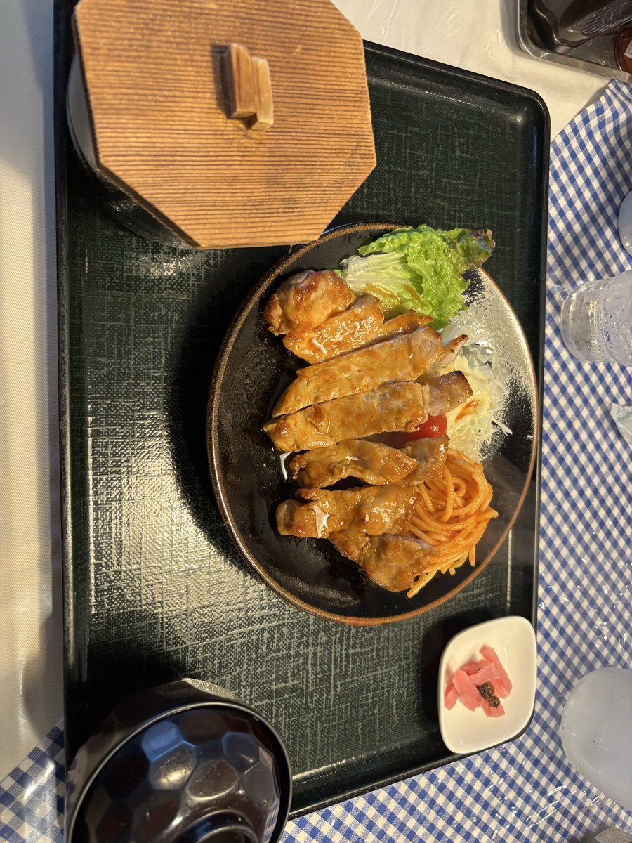J471919's tweet photo. ホットハウスからの〜八白 https://t.co/kIG24XdZQ9