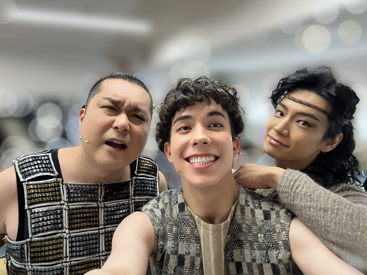 Misato_H213's tweet photo. #ジョセフ
本日もありがとうございました!!

ポティファー(まさしさん)、ジュダ(健太朗さん)、
ベンジャミンの3人でお写真撮らせていただきました📸

めちゃ良くしてくださって嬉しいんじゃみん😆

明日はマチソワ!!まってるよ！

みさと

@JosephmusicalJP 
 #ベンジャミン構文 https://t.co/RQBiwDkBwM