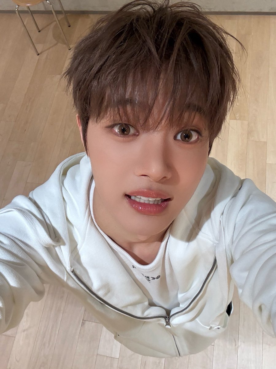 CometCrashNCEJ's tweet photo. 며늘아기의일탈, 꾸밈에뒤늦게눈뜬아이의늦은사춘기, 동네가들썩일정도로온오프의반전이있는남자(남자맞아?), 저집와이프가요즘유난히꾸미고다닌다더라의와이프역할 https://t.co/uJeGLvVJ5y