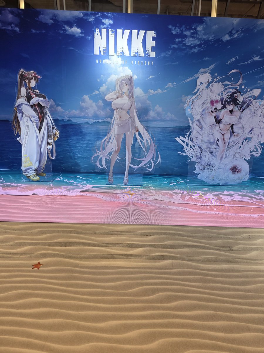 koi__cos's tweet photo. 니케 팝업 스토어 갔는데 정신차리고보니
40만원 질렀음 청년됨ㅇㅇ... https://t.co/drkP4Gnx7K