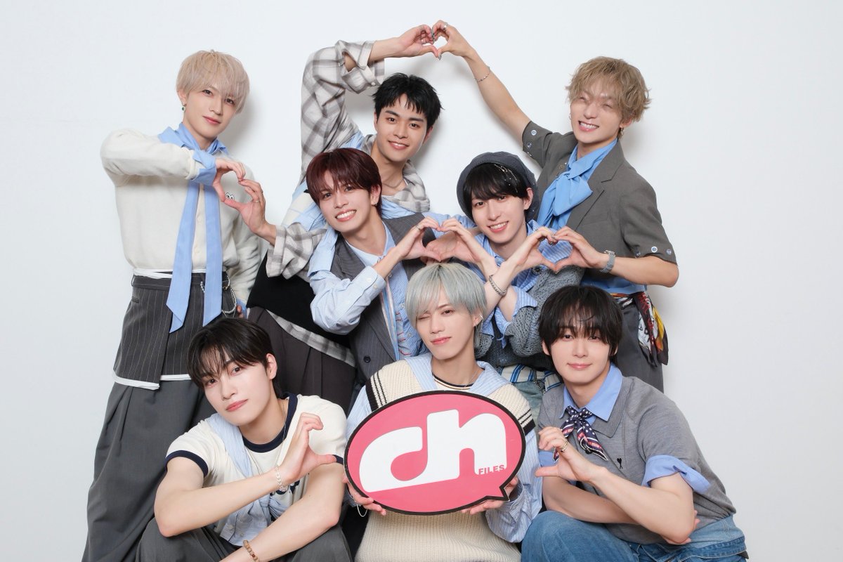 OCTPATHofficial's tweet photo. ［📚］

本日7月20日(月)配布開始
『ch FILES』に #OCTPATH のインタビューが掲載されています！

配布は関東・東海・関西エリアの「高校図書館」で順次開始です！📙✨

ぜひ、チェックしてみてください❣️

🔗詳細はこちら
https://t.co/DO8VUJZ523

@chFILES

#OCTPATH_なつめき 
#OCTPATH_GoTo5th https://t.co/YVqufhFkqc