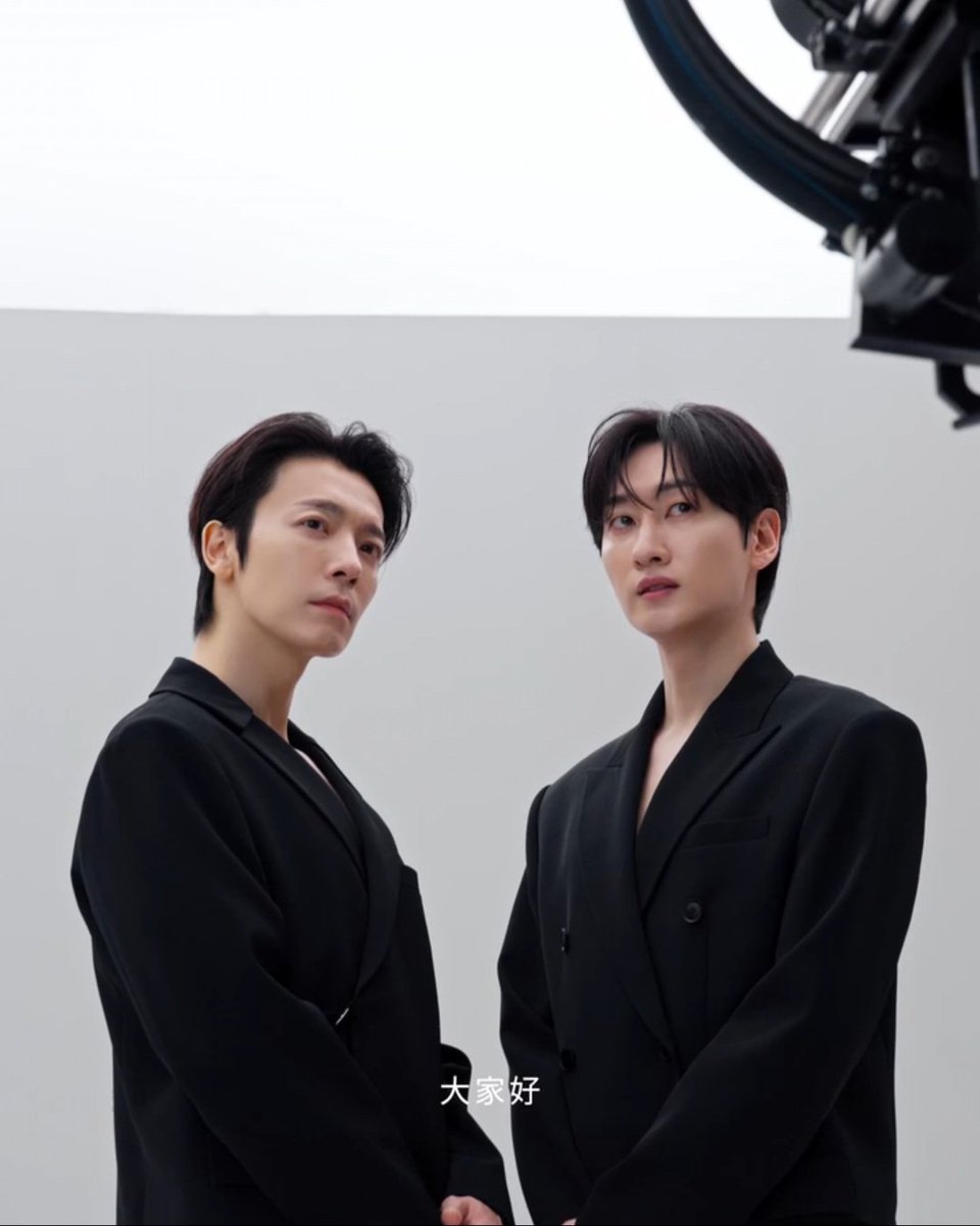 TheLees_HyukHae's tweet photo. A powerful visual couple ❤️‍🔥

#EUNHYUK #DONGHAE
#은혁 #동해 https://t.co/nhqJWUKA4v