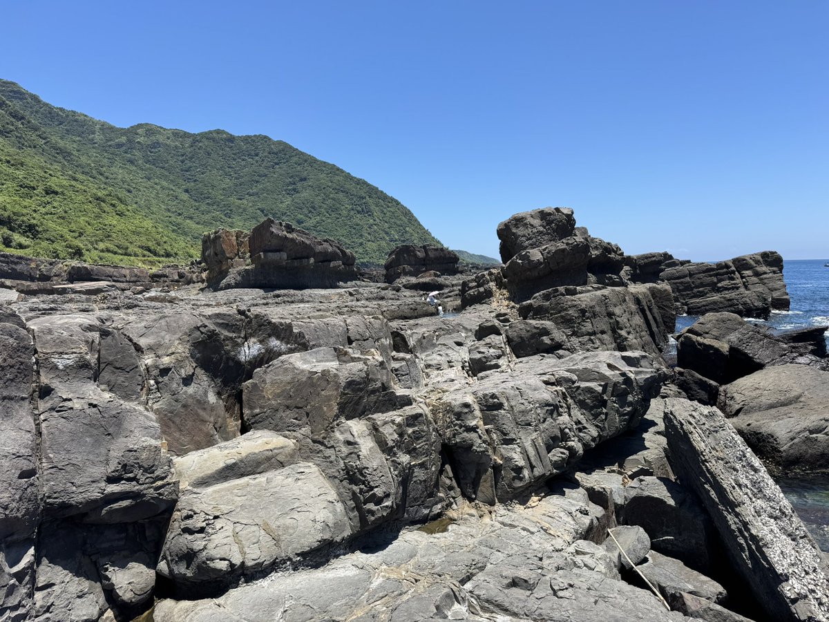 KunJohn12's tweet photo. 艷陽高照下的天跟海 https://t.co/cgHWqlUhZM