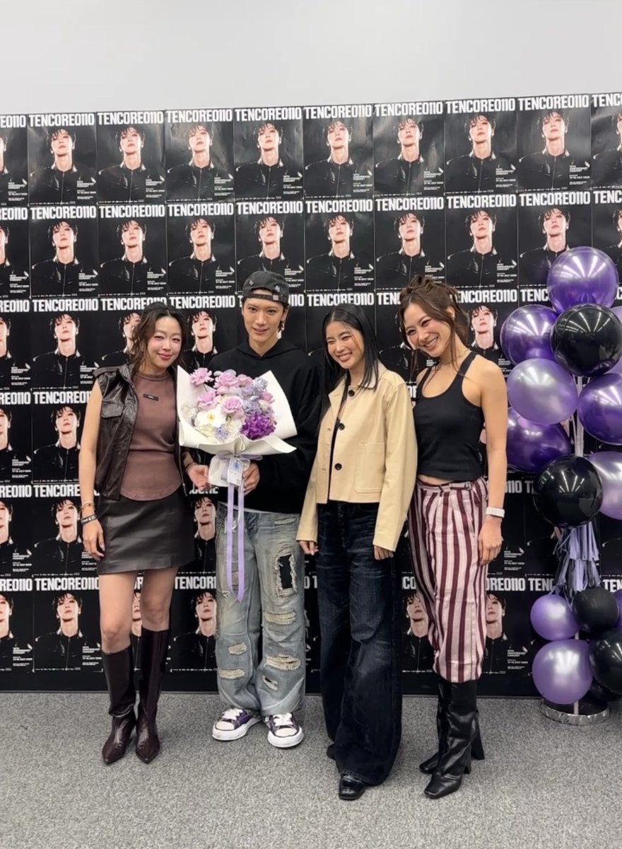 BWB_store's tweet photo. 💜 จบไปแล้วกับ #TENCORE0110Concert

ก่อนอื่นเลย BWB ขอแสดงความยินดีกับเตนล์และทีมงานทุกคนด้วยน้า! 👏✨ คอนเสิร์ตทั้ง 3 วันสนุกมากกกก ทีม BWB ไปดูกันทุกวันเลย มีความสุขมากจริงๆ (สารภาพว่ามีเลิฟลี่เพิ่มหลายคนเลยล่ะ!🥹💜)

การได้มาอยู่ในบรรยากาศครั้งนี้ ทำให้ทีม BWB เข้าใจเลยว่าทำไม 10vely ถึงรักเตนล์กันมากขนาดนี้ 🥹 ทั้งโชว์ พลังบนเวที และโมเมนต์ที่ทุกคนสร้างร่วมกัน มันเป็นความทรงจำที่สวยงามมาก ๆ จริง ๆ

อย่างที่เตนล์บอกว่า 10 ปีก็เป็นแค่จุดเปลี่ยน พวกเราก็ขอเป็นอีกหนึ่งกำลังใจให้ทุก chapter หลังจากนี้เต็มไปด้วยเรื่องราวดีๆ โอกาสใหม่ๆ และความสำเร็จนะ (รอฟังเพลงใหม่เต็ม ๆ นะคะพี่ชิต😜) 💜

ขอบคุณเตนล์ ขอบคุณทีมงาน และขอบคุณ 10vely ทุกคนที่ทำให้ BWB ได้เป็นส่วนเล็กๆ ของความทรงจำครั้งนี้

Because your best moments deserve to last. 💜

#TENCORE0110iscalling
#BWBXTENCORE0110Concert #10YearsWithTEN #TENLEE #TEN #เตนล์ #BWB #BitchWithBrain