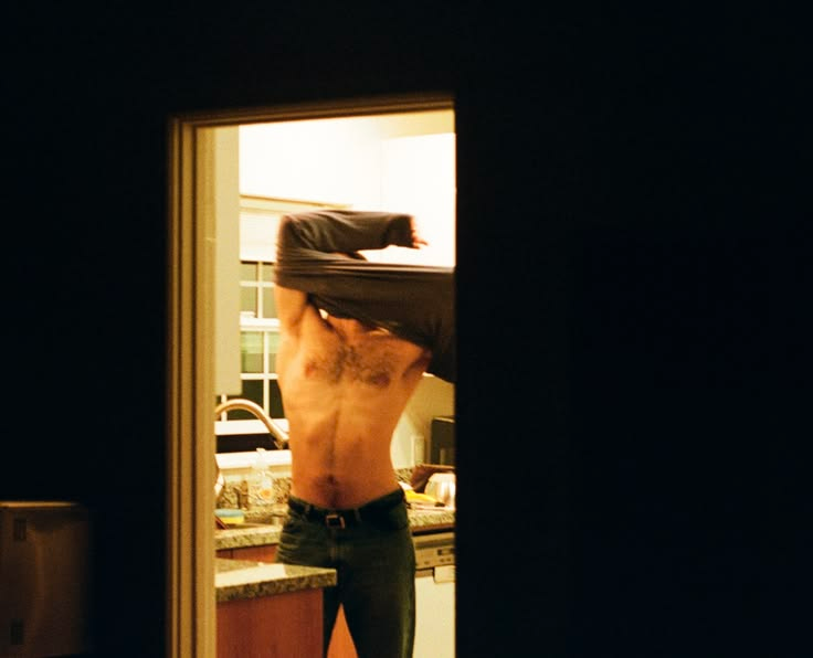 STARS_Pointman's tweet photo. Hm.. Had a date over last night and I found this polaroid of myself that they took. https://t.co/tUJS00BNIg